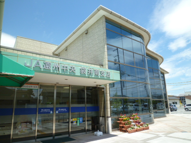 メゾンプレーリーＢ 銀行