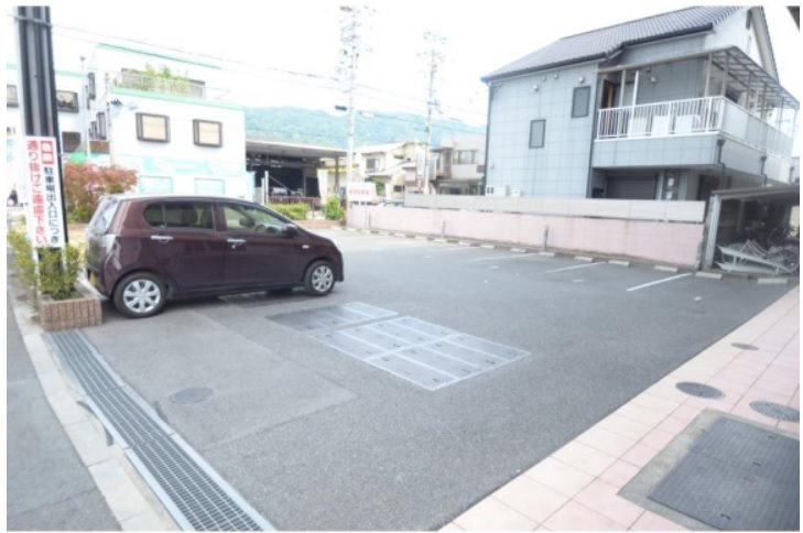 サニーヴィラジェミー 駐車場