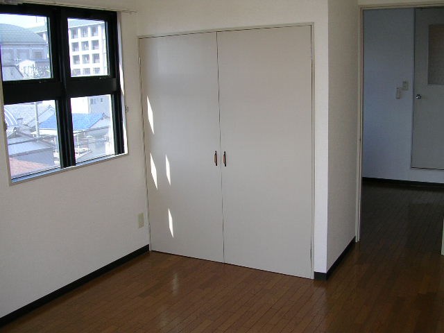 ツルビル ベッドルーム