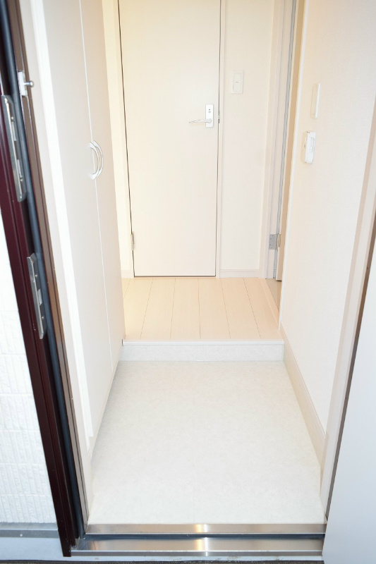 リブリ・南湖 玄関