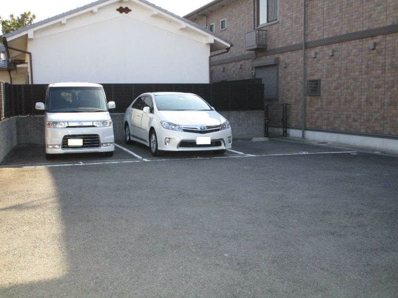 セジュールリンデン 駐車場