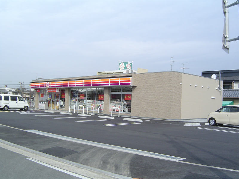 セジュールリンデン コンビニ