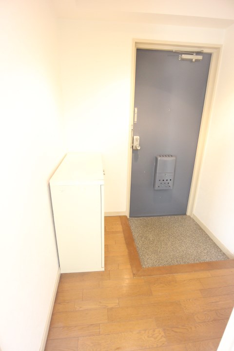 ウエストヒルハウス 玄関