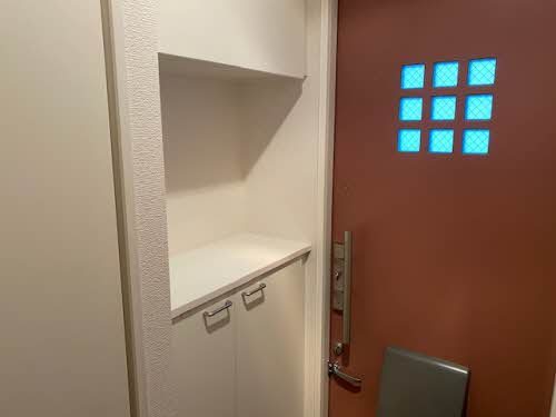 フレアコート 玄関