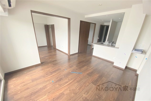 プレサンスロジェ泉 リビング