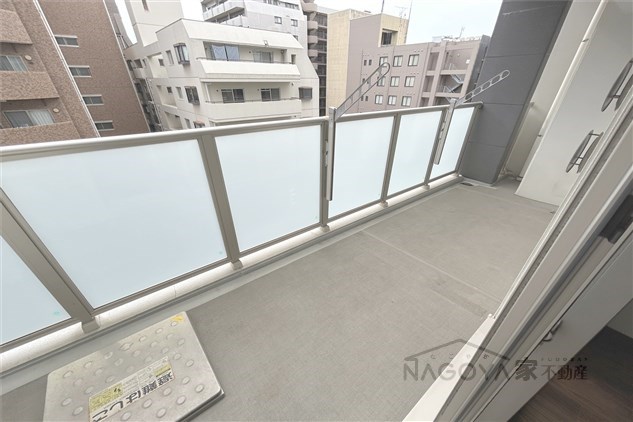 プレサンスロジェ泉 ベランダ