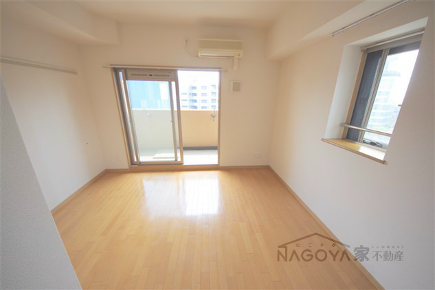 プレサンス名古屋駅前 リビング