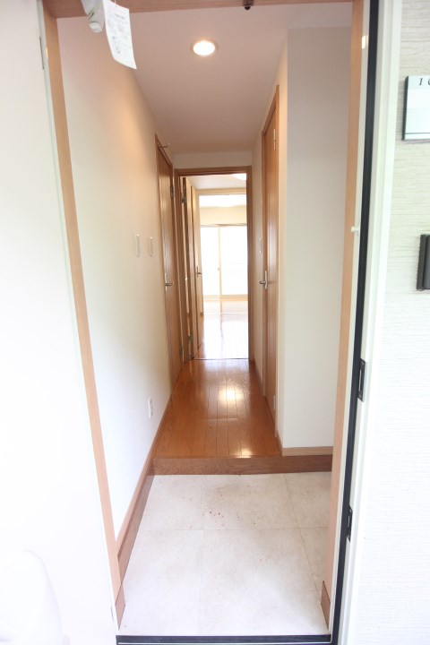 KTIレジデンス月見山Ⅱ 玄関