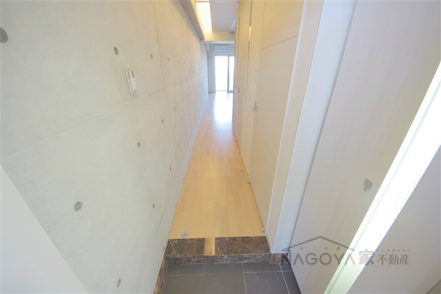 Ｔｈｅ　Ｇｌａｓｓｅｓ 玄関