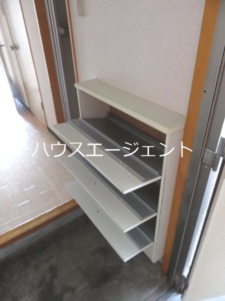 清水マンション 玄関