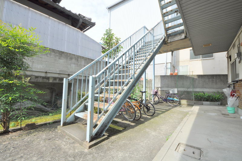 高安マンション エントランス