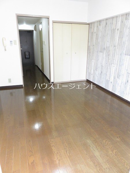 メゾンドール旭 リビング