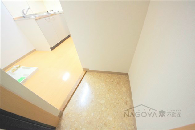 ラ・コール栄５ 玄関