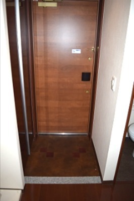 コンソラーレ本厚木 玄関