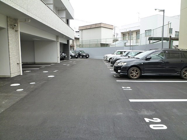 パルティール・ペルレ　  駐車場