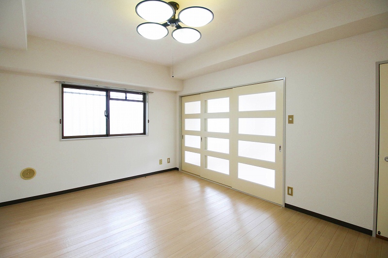 シャトーモンテーニュ大宮 リビング