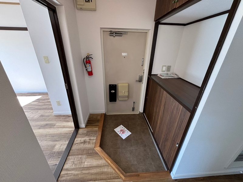 第1セピアコート興津 玄関