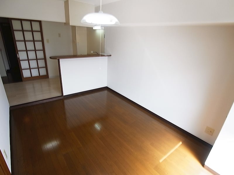 ラフィーヌ・池田５番館 リビング
