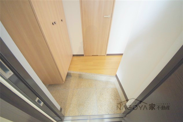 丸の内エンブルコート 玄関