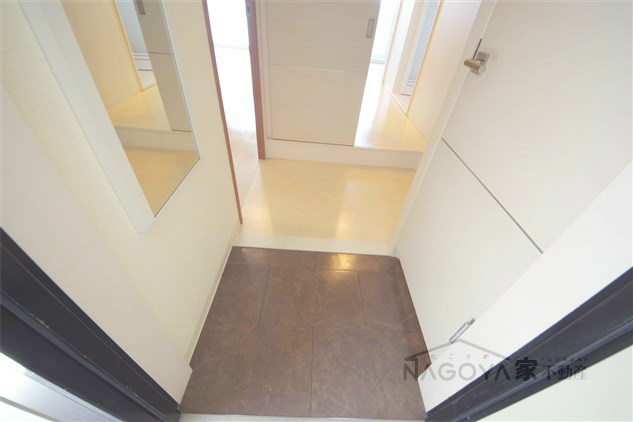 クラシタイヤー呉服町 玄関