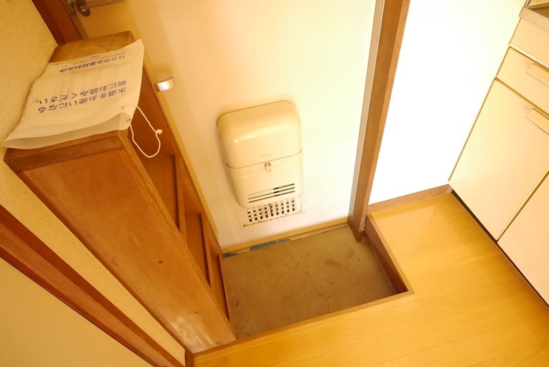 エールハイツ 玄関