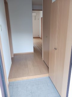 サンシャインKAWAOKA 玄関