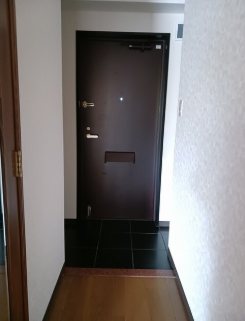 ルミエール伴丈木 玄関