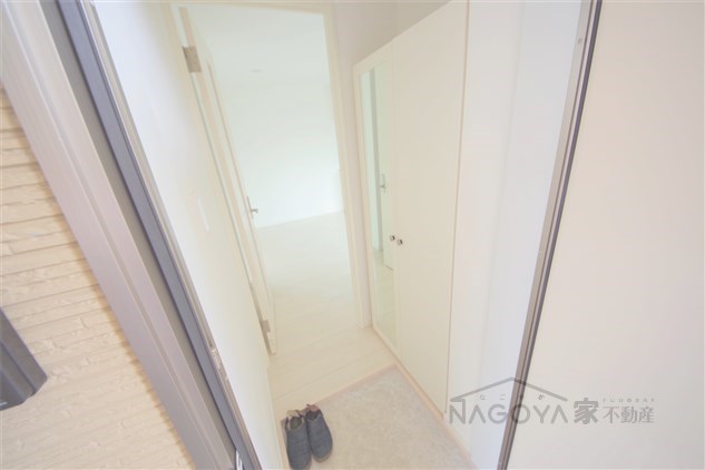 モメンタム志賀本通 玄関