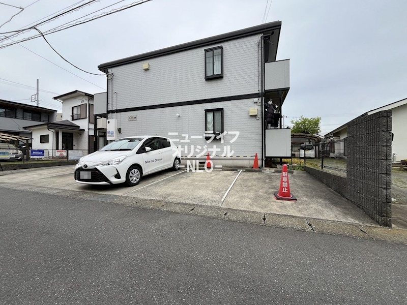 クレスト湘南 駐車場
