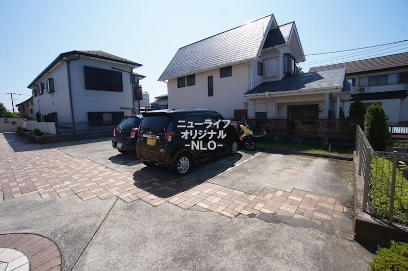 サンシャインヒルズ湘南 駐車場