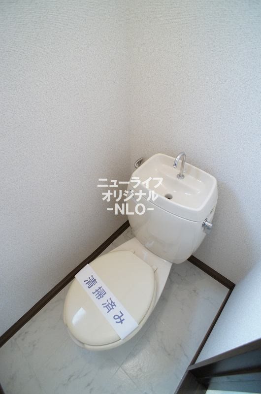 尾嶋邸戸建てＥ トイレ