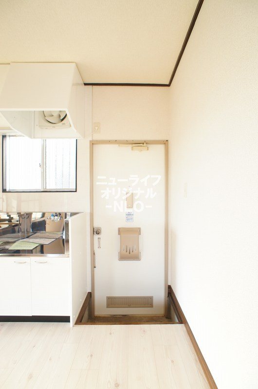 尾嶋邸戸建てＥ 玄関