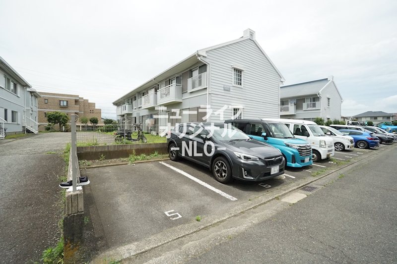 滝の沢コープタウンD 駐車場