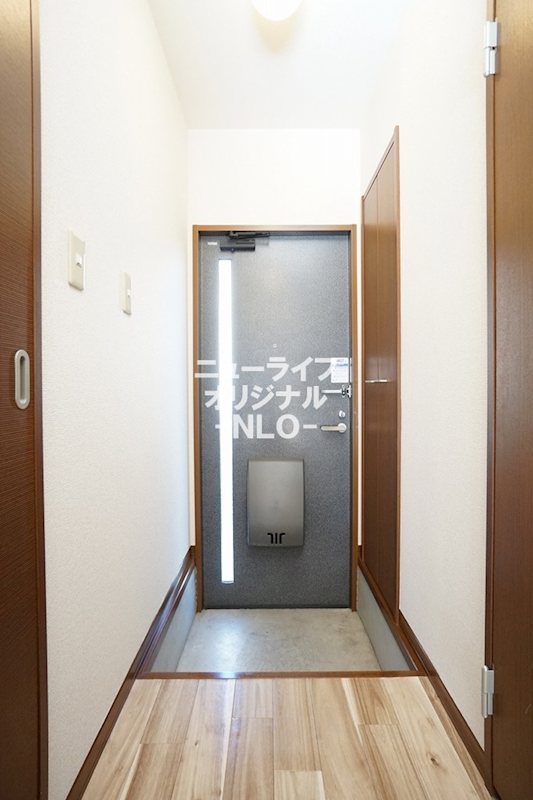 グリーンルーフ 玄関