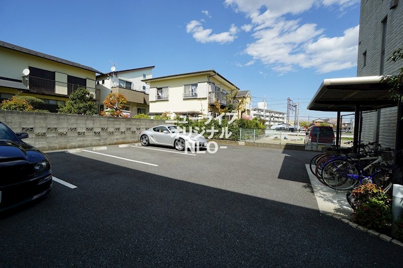 アンビエラ湘南台 駐車場
