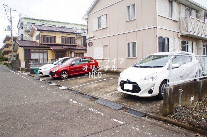 ドミール・ウスイA 駐車場