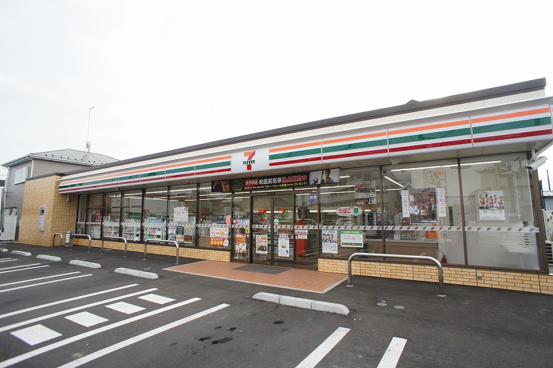 グリーンフォーレスⅥ コンビニ