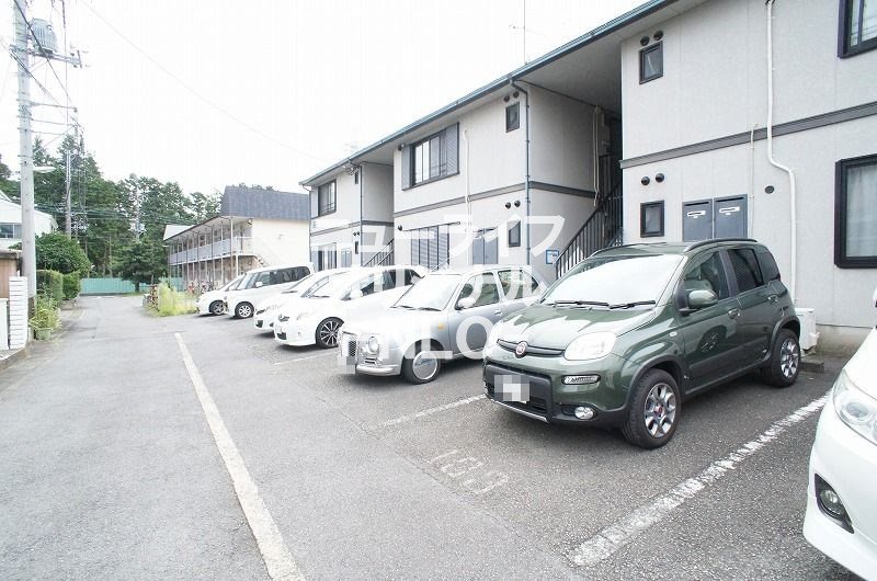 ブレーメン駒ヶ原Ｂ 駐車場