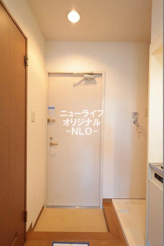 ソレイユ三和 玄関