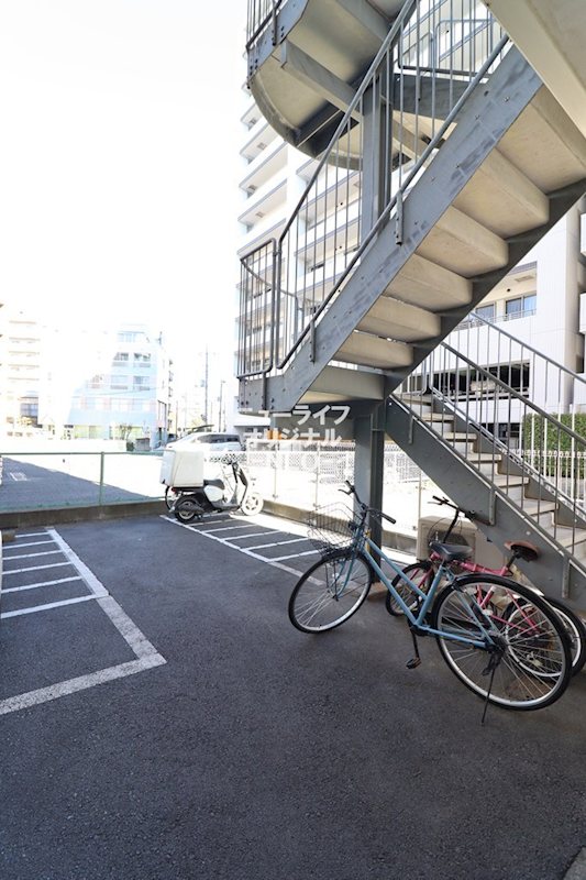 ＡＩＺＡ．ＢＬＤ 駐車場