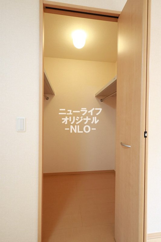 フォンティーヌＡ 収納