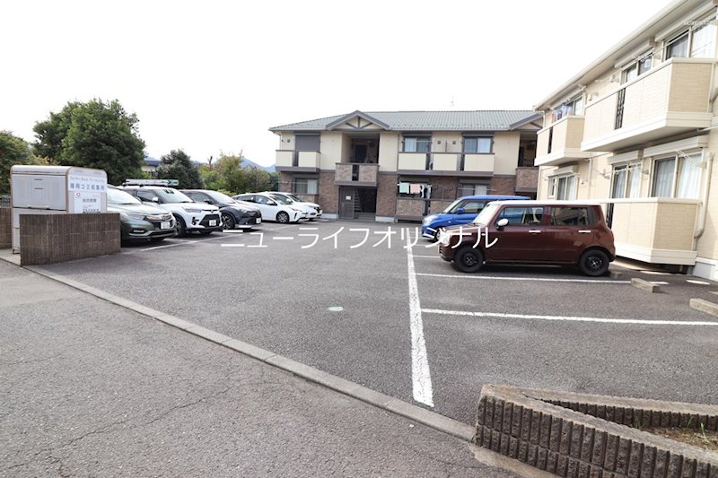 フォンティーヌＡ 駐車場