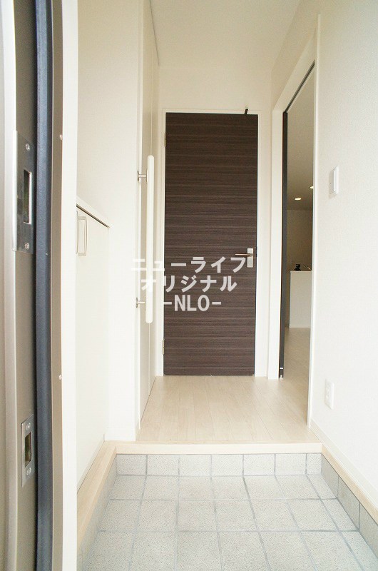 メゾンルミエール 玄関