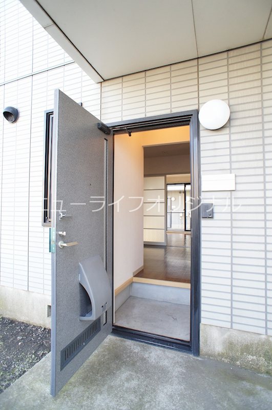 コータコート　Ｂ 玄関