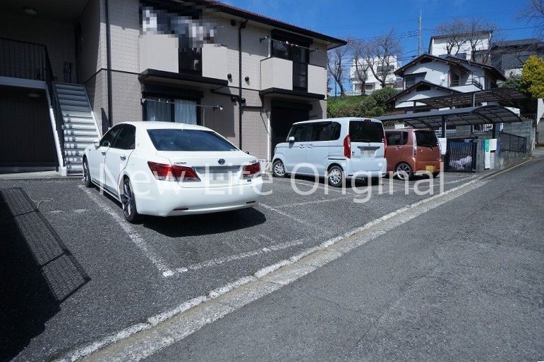 シャトル鳴瀬 駐車場