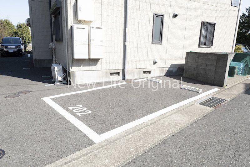 エトワールＡ 駐車場