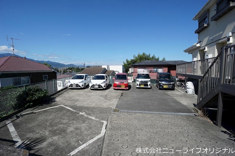ハイクレスト湘南 駐車場