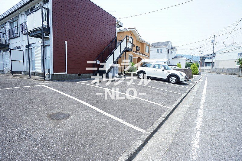 中谷戸ハイツ 駐車場