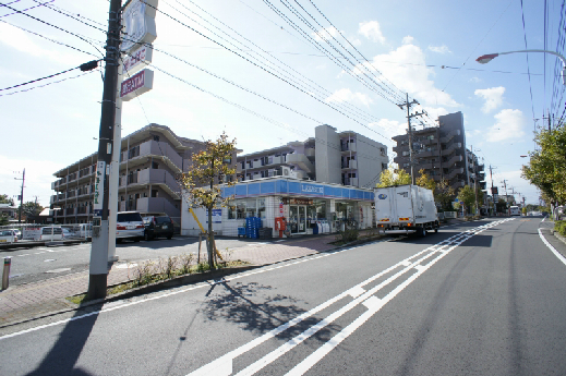 エヴァーグリーン・フロレスタ コンビニ
