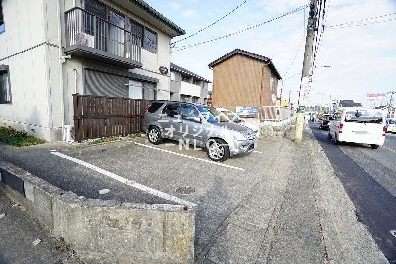 ヴァンヴェール青葉 駐車場